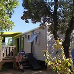 Mobil Confortable Avec Terrasse Pour 8 Personnes - Api-1-52-1164 *