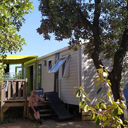 Mobil Confortable Avec Terrasse Pour 8 Personnes - Api-1-52-1164 *